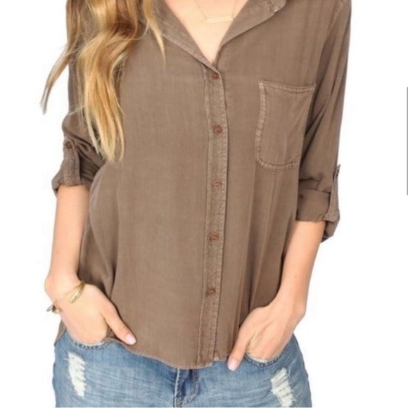 Velvet Heart Tops - Velvet Heart Brown Button-Down Shirt Size Medium